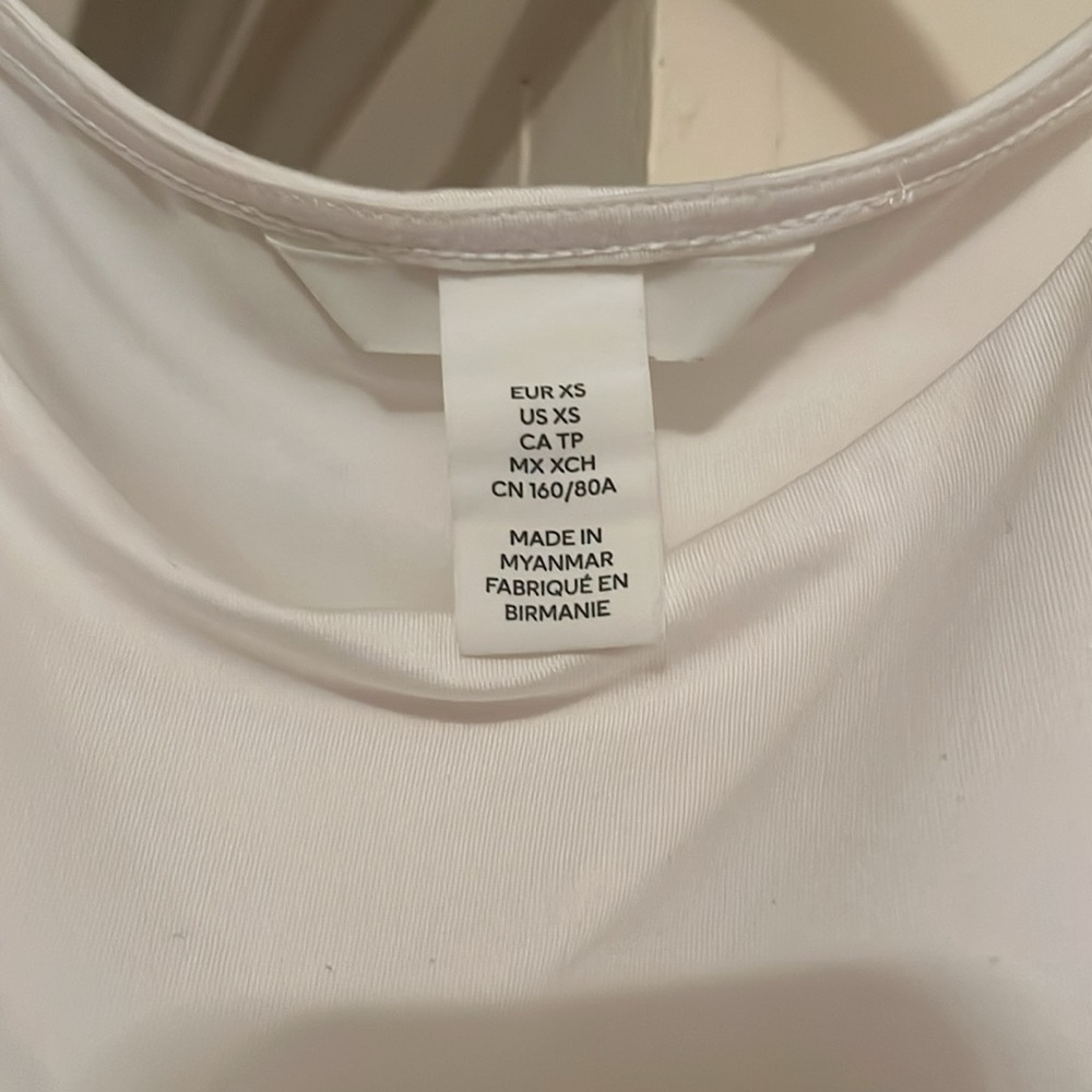 H&M Top - Picture 2 of 7